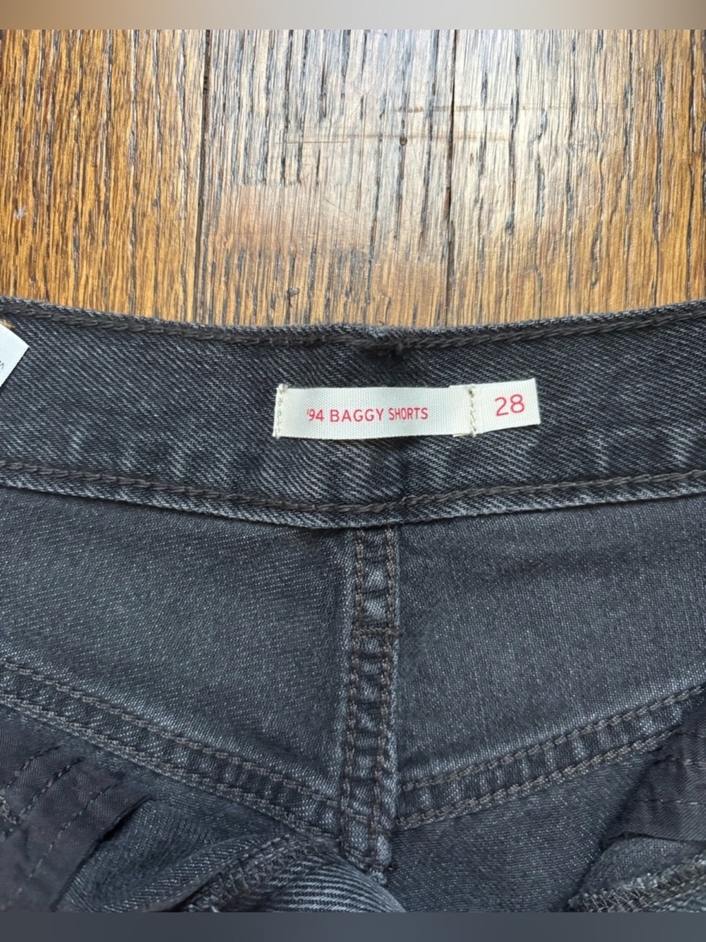 Levi's 94' baggy Shorts in Black Gray Denim Vintage Size 28 - Picture 3 of 5